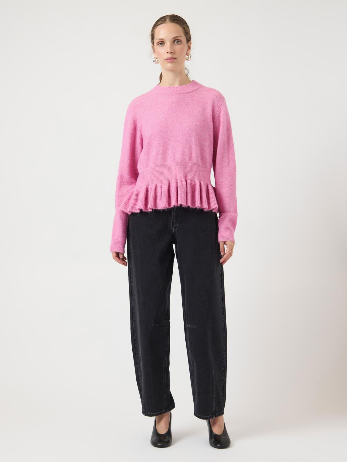 model_shot-front_full